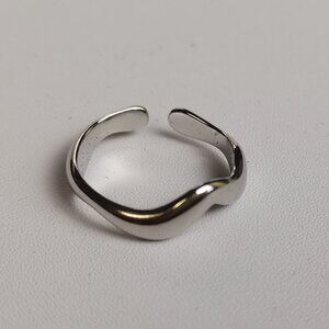 Second-hand women's fashion rings